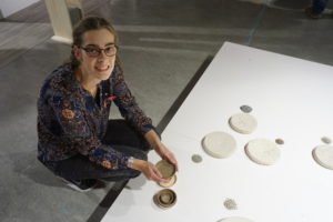 Marin Jansen created ceramics, and a social network, by finding people willing to try to reach Syria and bring back sand for her. 