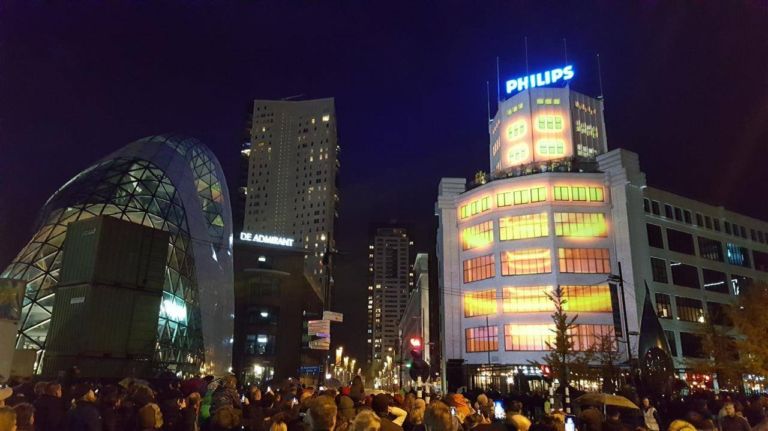 Glow  draws crowds on opening-night
