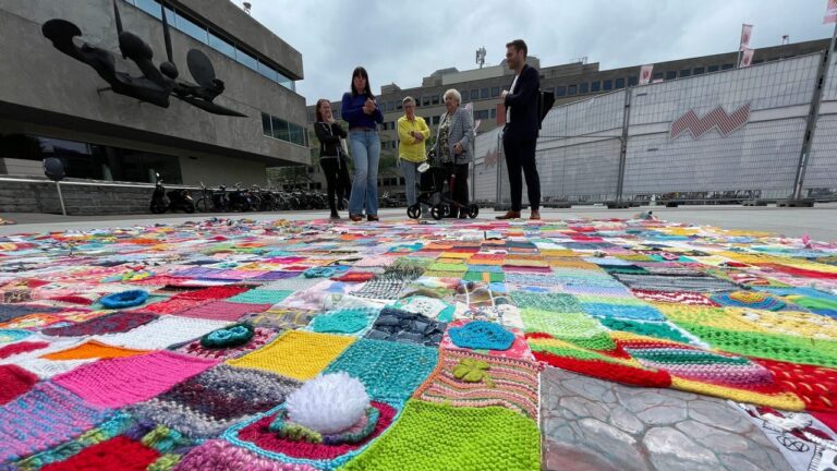 Huge blanket for the fight against climate change