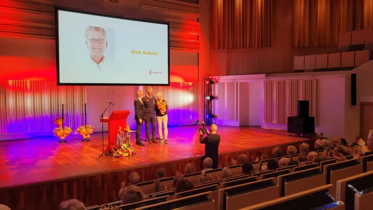 Thirteen people from Eindhoven receive medal in Muziekgebouw