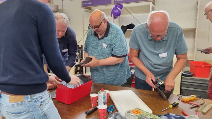 Repair Cafe by Summa students