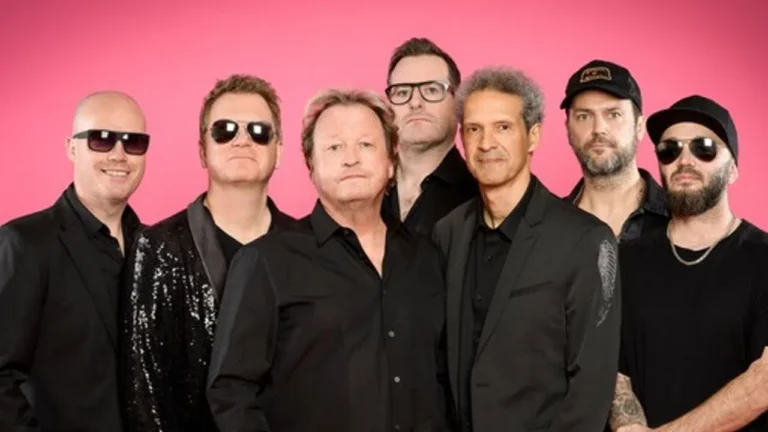 Level 42 performs in Eindhoven