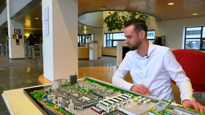 ASML employee builds campus with 25 thousand lego blocks