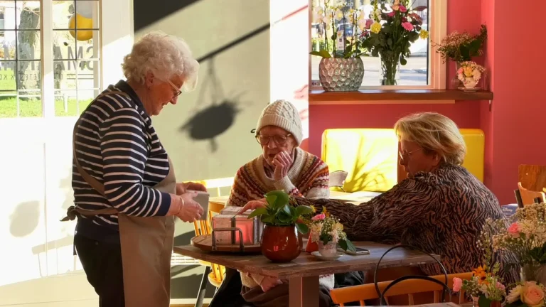 This new Eindhoven coffee shop is partly run by people with dementia