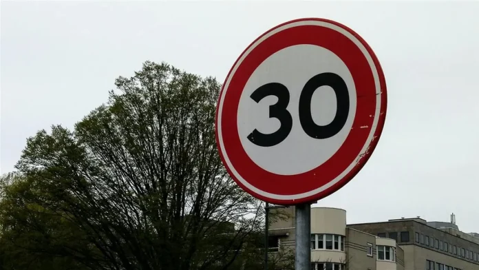 30 km/hr sign