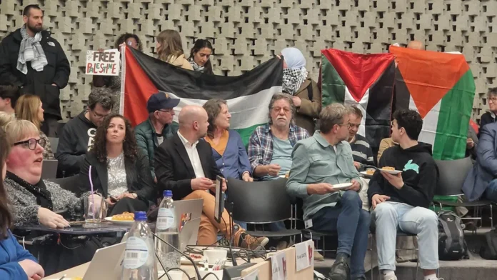 Pro Palestine demonstration in Eindhoven council chamber