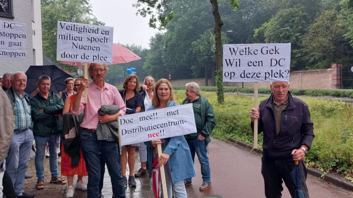 Protest in Geldrop against distribution centres increasingly louder: 'We are not being heard, that is frustrating'