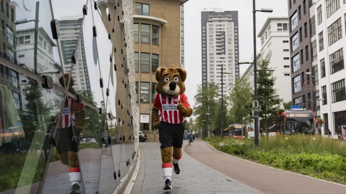 PSV mascot to run half marathon to combat childhood cancer