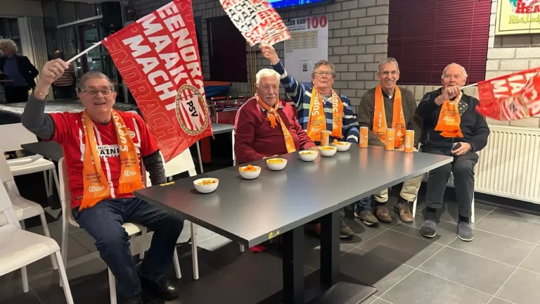 Elderly watch PSV match together