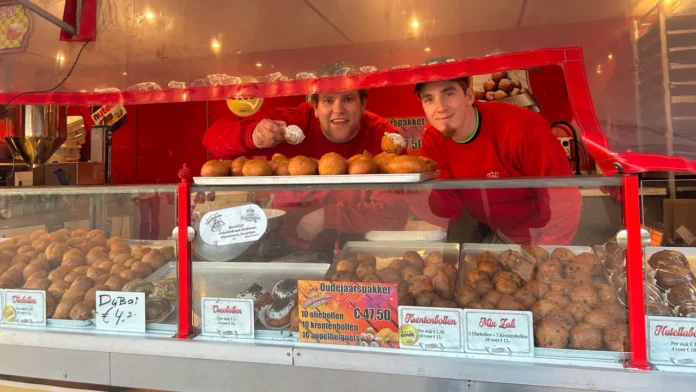 Leroy happy with his golden oliebollen